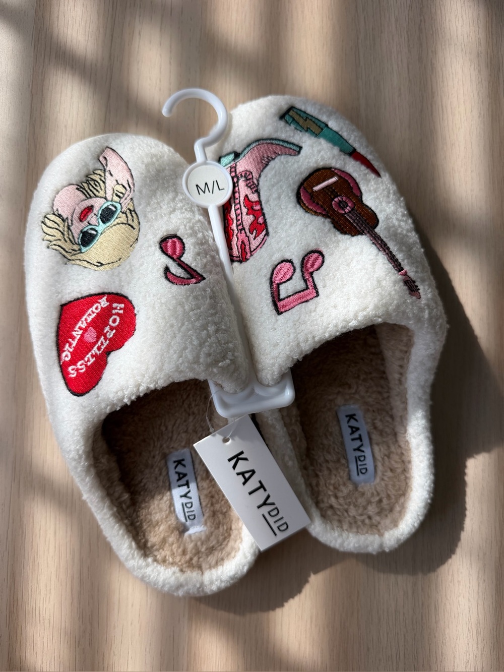 Katydid Cream Embroidered Patch Slippers Women's Size M/L (8/9) NWT